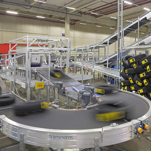 Băng tải dây truyền sản xuất lốp xe hơi