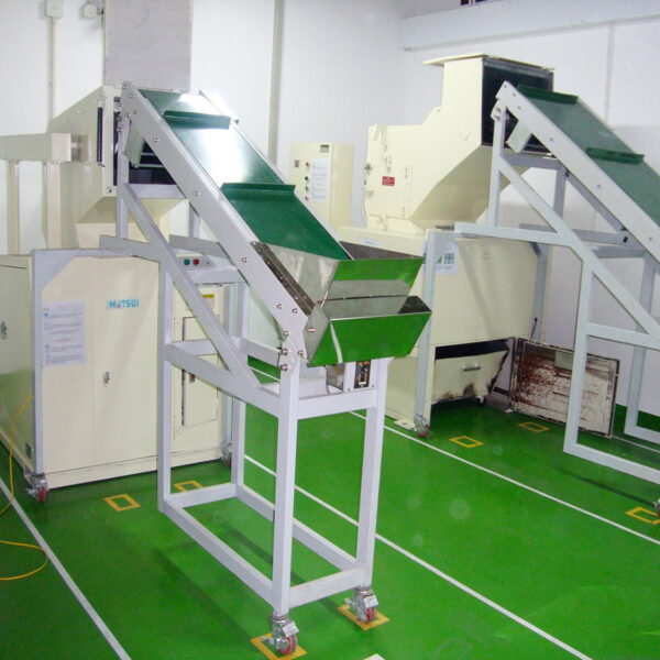 Alternative view of Băng tải PVC nghiêng