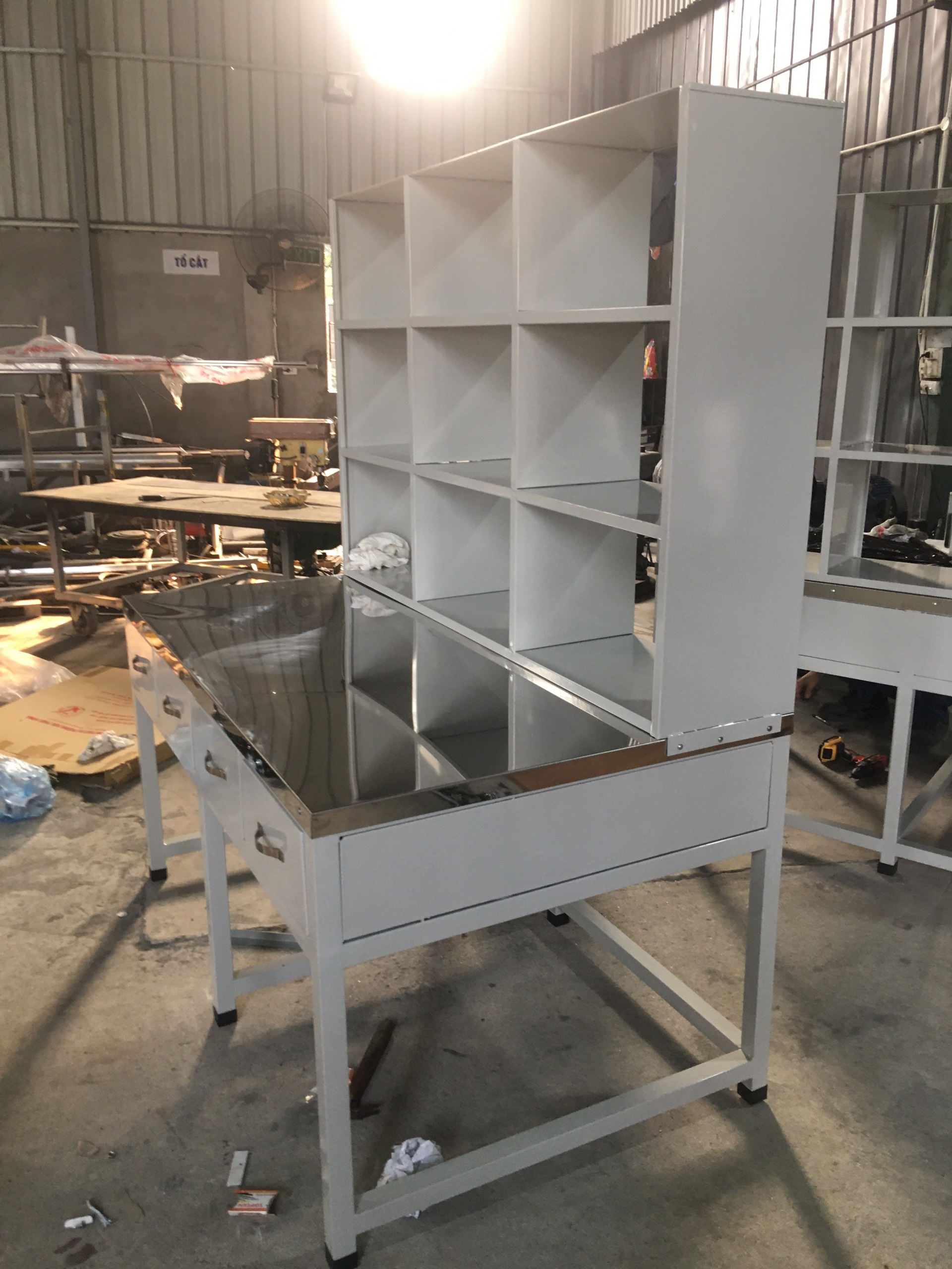 Tủ rack, kệ inox, xe đẩy mặt bàn xoay – CÔNG TY TNHH KỸ THUẬT CÔNG NGHỆ HNT