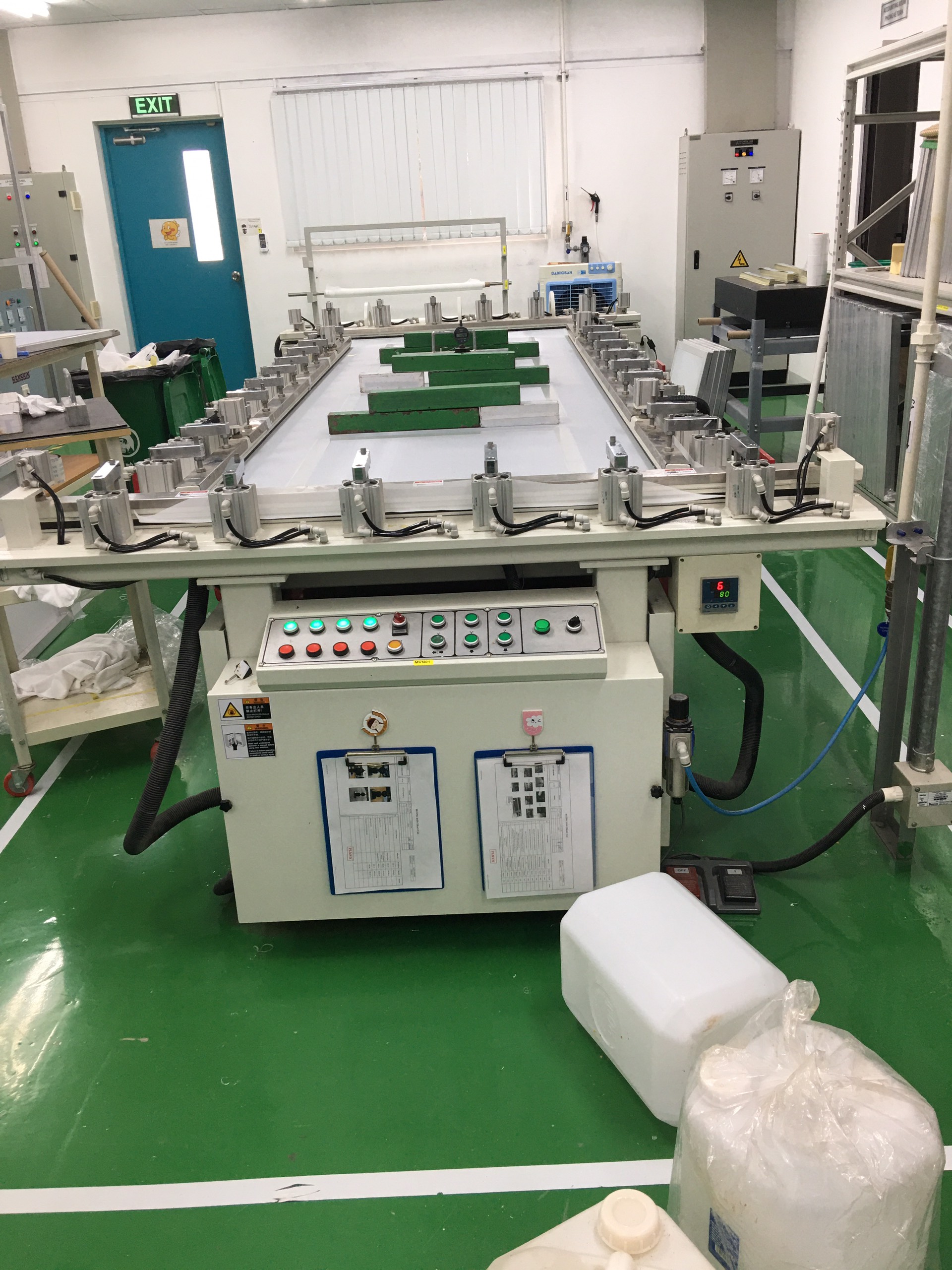 Tủ rack, kệ inox, xe đẩy mặt bàn xoay – CÔNG TY TNHH KỸ THUẬT CÔNG NGHỆ HNT