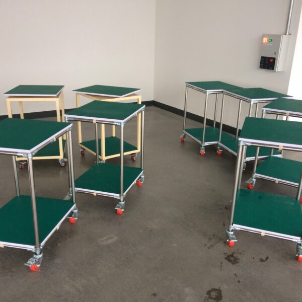 Xe đẩy mặt bàn xoay